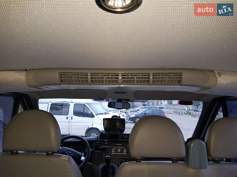 Микроавтобус Ford Transit 2007 в Ровно