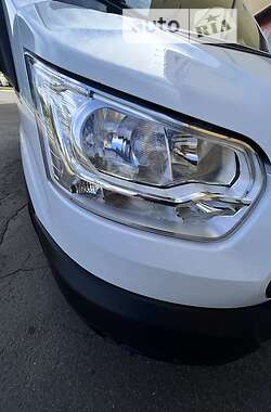Грузовой фургон Ford Transit 2016 в 