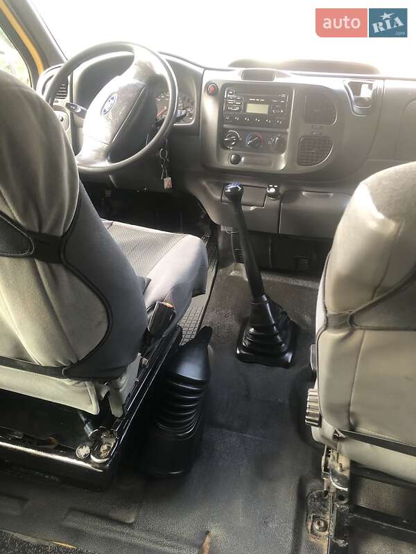 Минивэн Ford Transit 2004 в Сокирянах