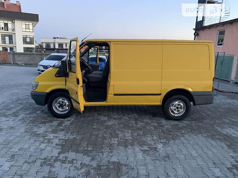 Грузовой фургон Ford Transit 2000 в Ужгороде