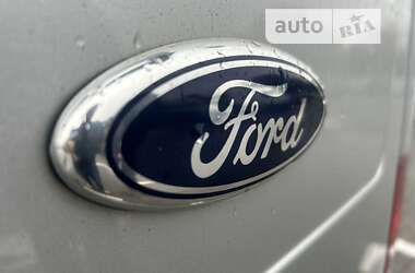 Микроавтобус Ford Transit 2011 в 