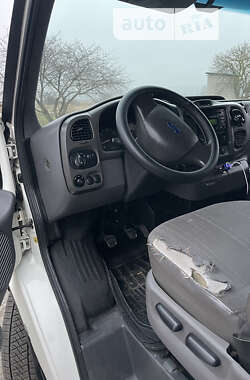 Грузовой фургон Ford Transit 2003 в 