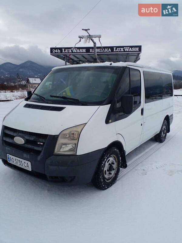 Микроавтобус Ford Transit 2006 в Хусте