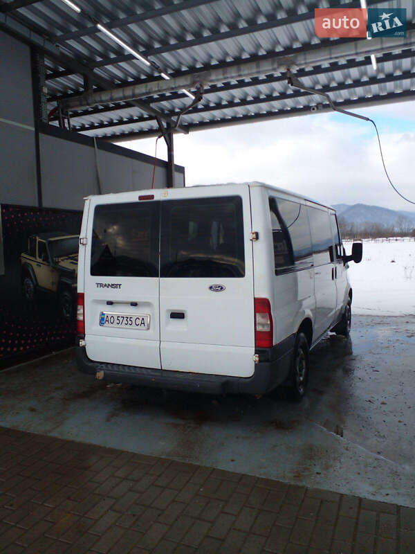 Микроавтобус Ford Transit 2006 в Хусте