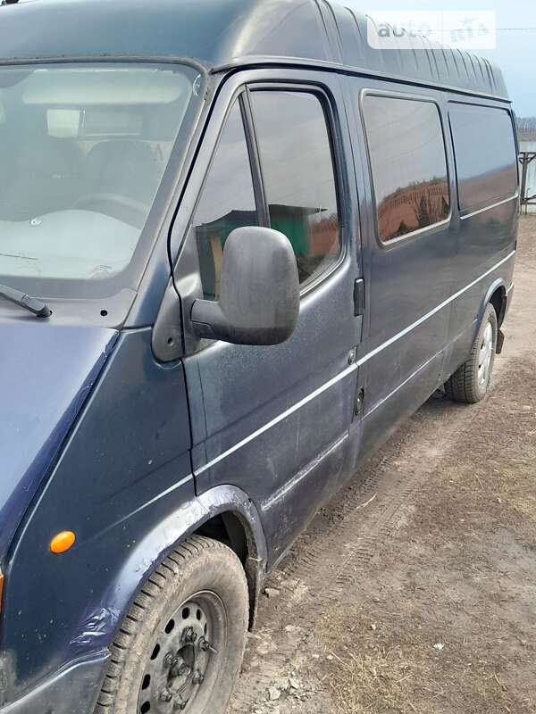 Вантажний фургон Ford Transit 1998 в Василькові
