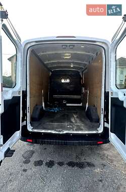 Грузовой фургон Ford Transit 2017 в 