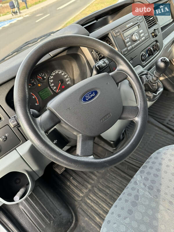 Вантажний фургон Ford Transit 2013 в Одесі