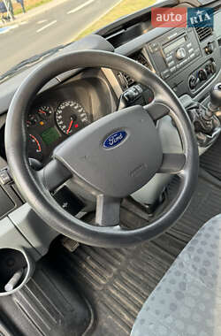 Вантажний фургон Ford Transit 2013 в Львові