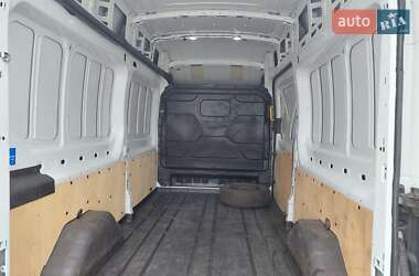 Грузовой фургон Ford Transit 2017 в 