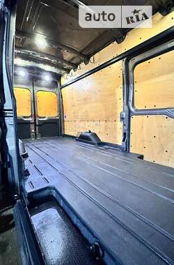 Грузовой фургон Ford Transit 2016 в 
