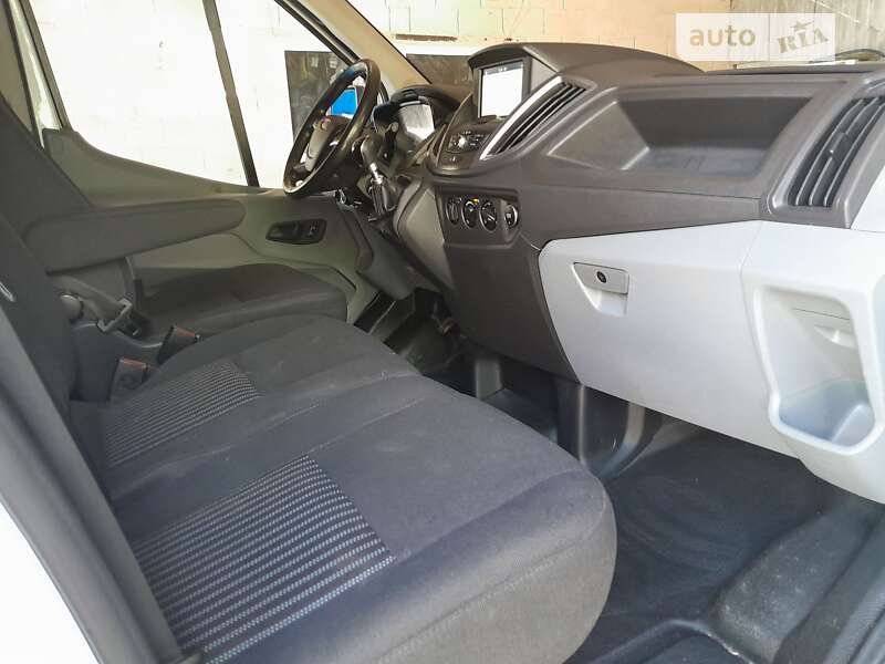 Вантажний фургон Ford Transit 2018 в Новоархангельську