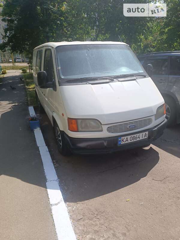 Грузовой фургон Ford Transit 1996 в 