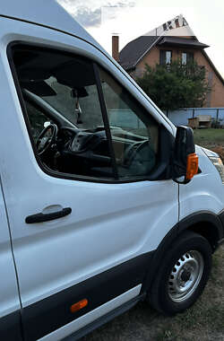 Грузовой фургон Ford Transit 2015 в 
