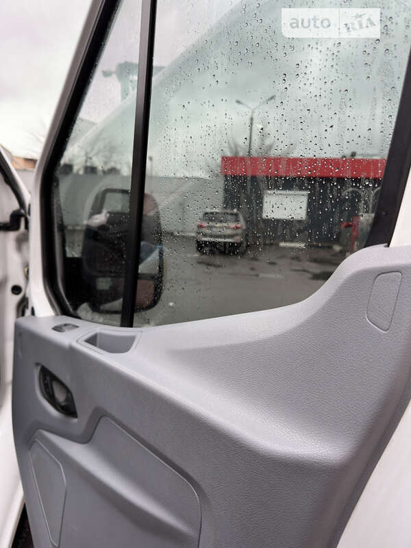 Грузовой фургон Ford Transit 2014 в Киеве фото 8 Грузовой фургон Ford Transit 2014 в Киеве