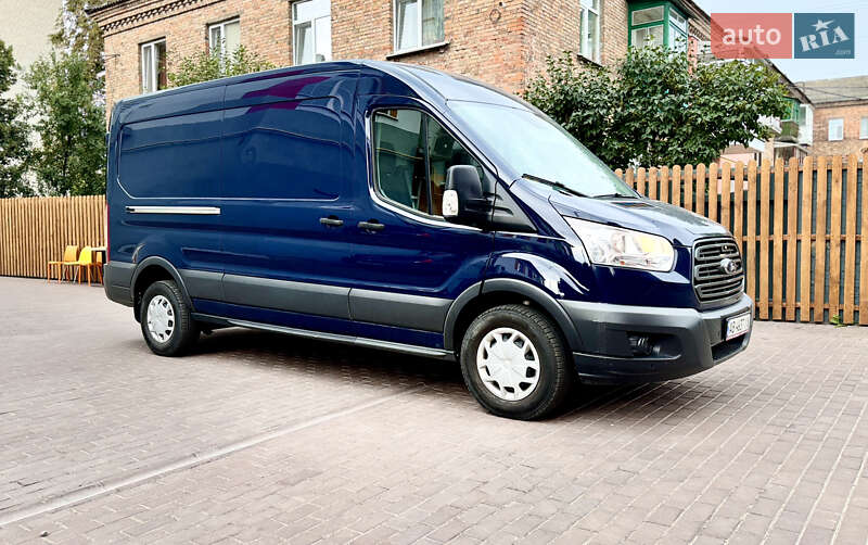 Грузовой фургон Ford Transit 2018 в 
