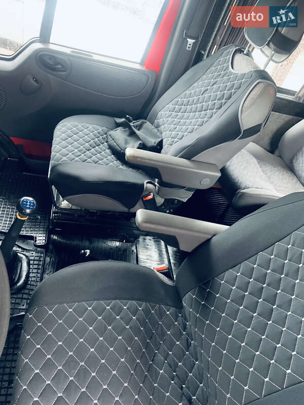 Микроавтобус Ford Transit 2006 в Ровно