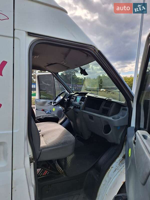 Микроавтобус Ford Transit 2007 в Киеве фото 10 Микроавтобус Ford Transit 2007 в Киеве