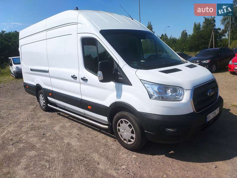 Грузовой фургон Ford Transit 2019 в 