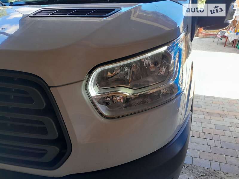 Вантажний фургон Ford Transit 2018 в Новоархангельську