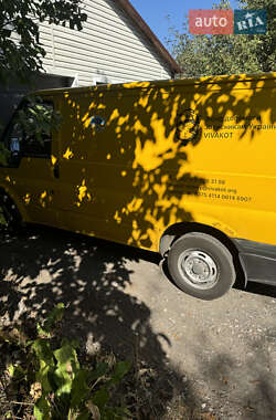 Вантажний фургон Ford Transit 2004 в 