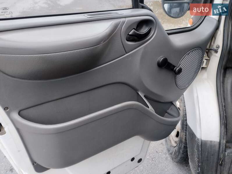 Микроавтобус Ford Transit 2006 в Старом Самборе