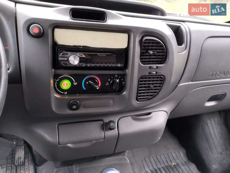 Микроавтобус Ford Transit 2006 в Старом Самборе