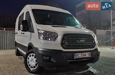 Вантажний фургон Ford Transit 2017 в Львові