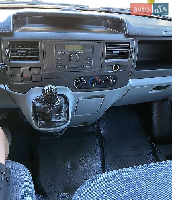 Грузовой фургон Ford Transit 2007 в Петропавловской Борщаговке