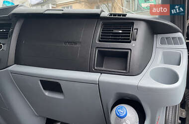 Грузовой фургон Ford Transit 2011 в 
