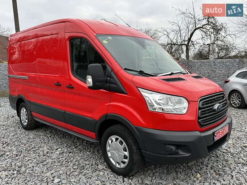 Вантажний фургон Ford Transit 2017 в Рівному