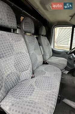 Грузовой фургон Ford Transit 2011 в 