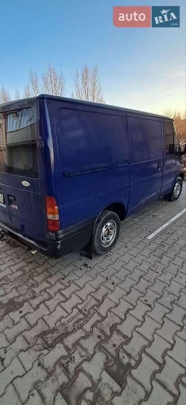 Вантажний фургон Ford Transit 2004 в Тернополі