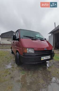 Грузовой фургон Ford Transit 1988 в 
