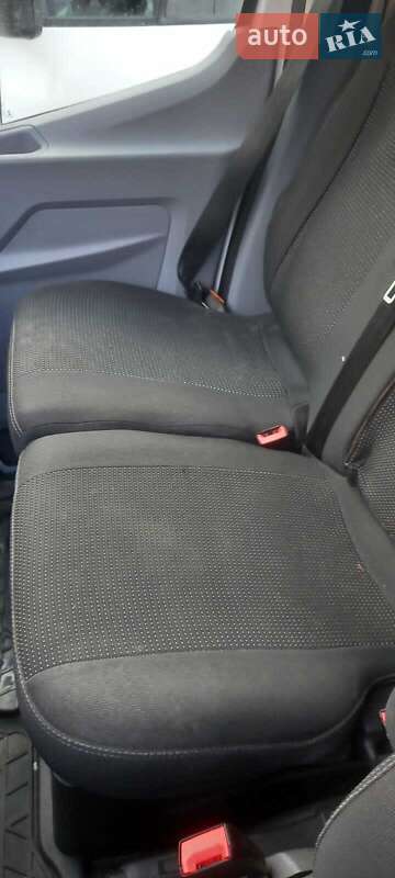 Вантажний фургон Ford Transit 2017 в Вінниці