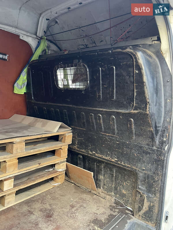 Грузовой фургон Ford Transit 2002 в Львове