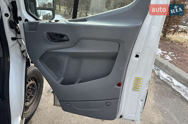 Грузопассажирский фургон Ford Transit 2015 в 