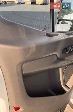 Грузовой фургон Ford Transit 2023 в 