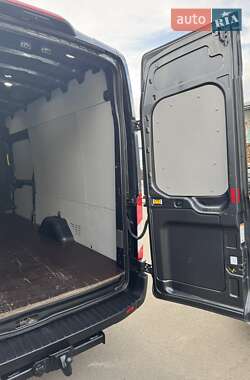 Вантажний фургон Ford Transit 2019 в 