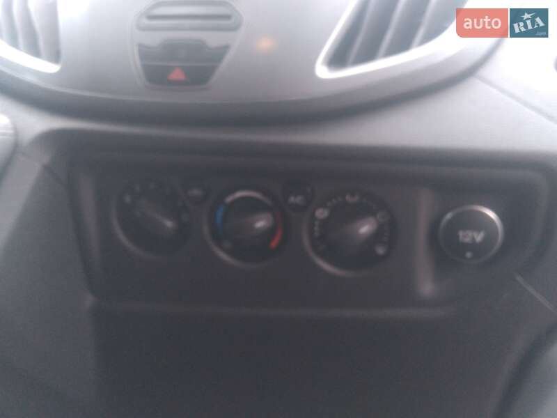 Вантажний фургон Ford Transit 2015 в Хмельницькому
