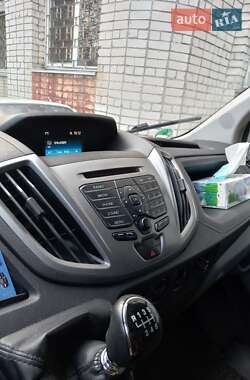 Грузовой фургон Ford Transit 2017 в 