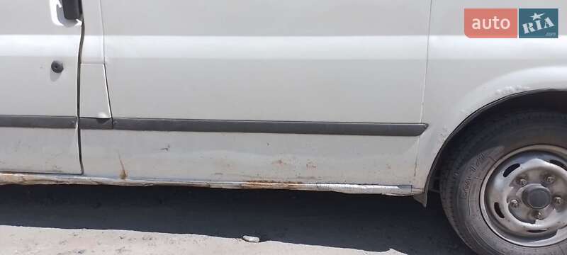 Вантажний фургон Ford Transit 2003 в 