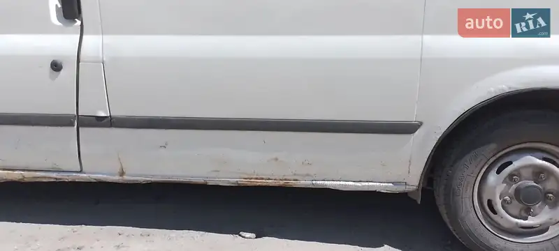 Вантажний фургон Ford Transit 2003 в 