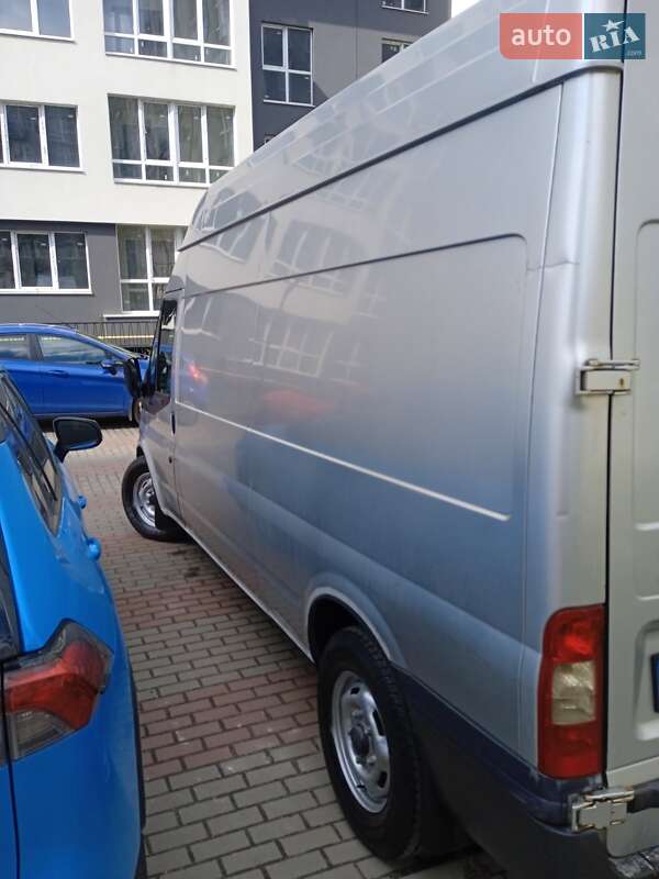 Вантажний фургон Ford Transit 2011 в Львові