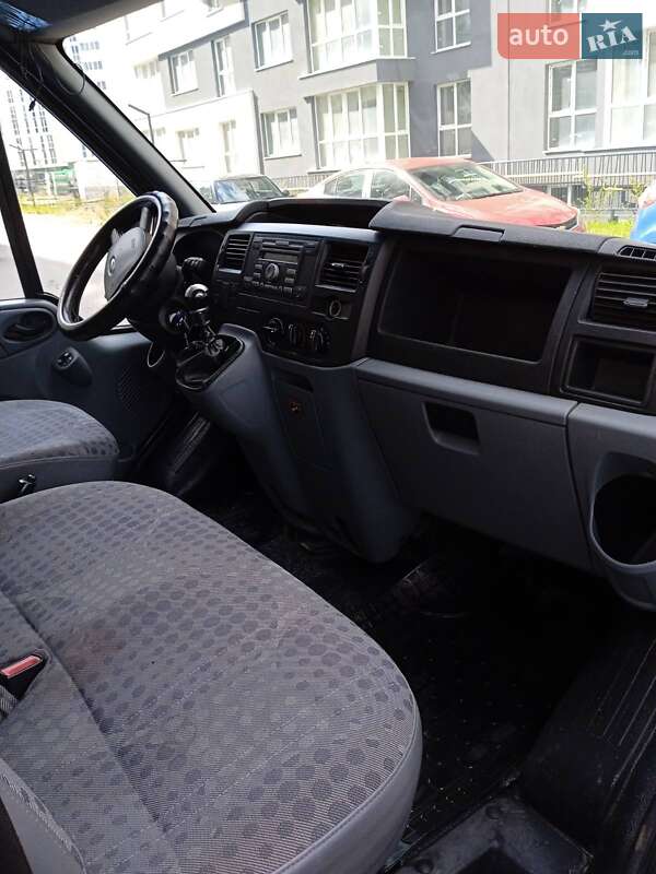 Вантажний фургон Ford Transit 2011 в Львові