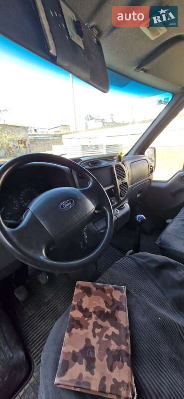 Грузовой фургон Ford Transit 2002 в Киеве
