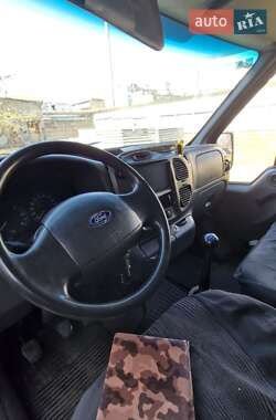 Грузовой фургон Ford Transit 2002 в 