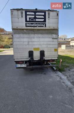 Грузовой фургон Ford Transit 2002 в 