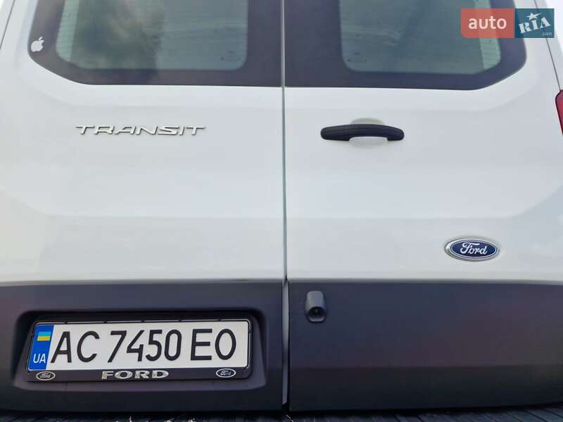 Грузовой фургон Ford Transit 2017 в Луцке
