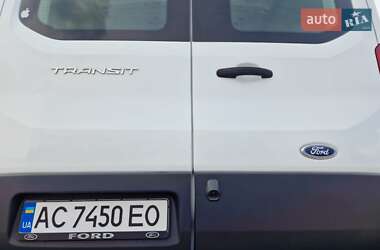 Грузовой фургон Ford Transit 2017 в 