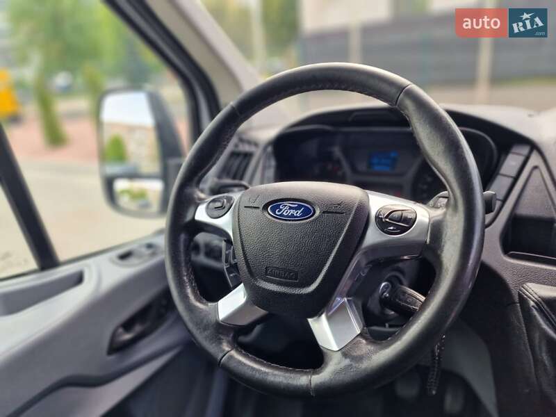 Грузовой фургон Ford Transit 2017 в Луцке